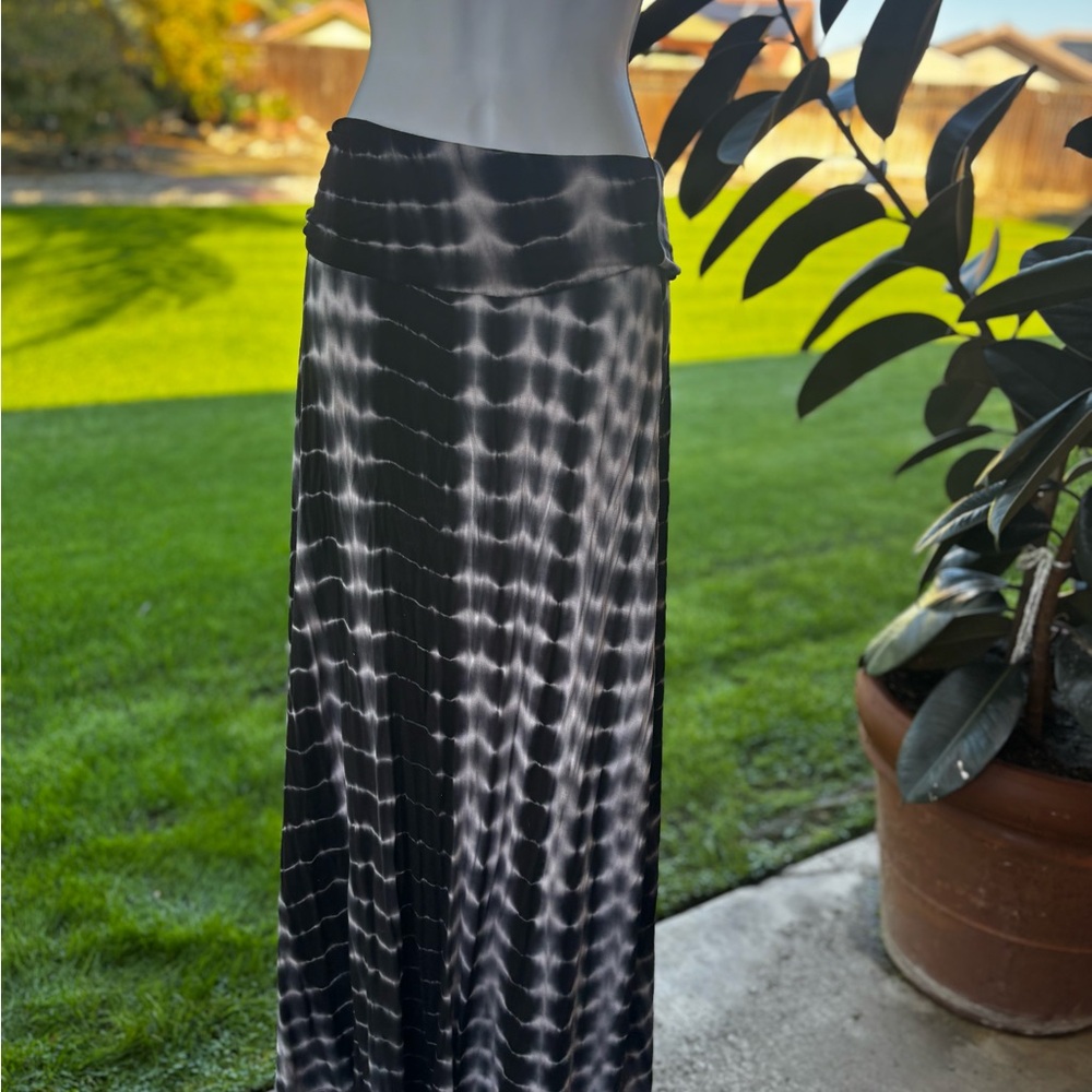 Heart Hips Black and White Maxi Skirt